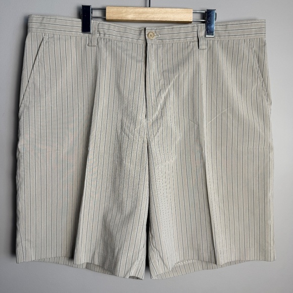 Izod XFG‎ Men's 40 Lightweight Striped Golf Shorts Beige/Tan Outdoor Performance - Picture 1 of 14